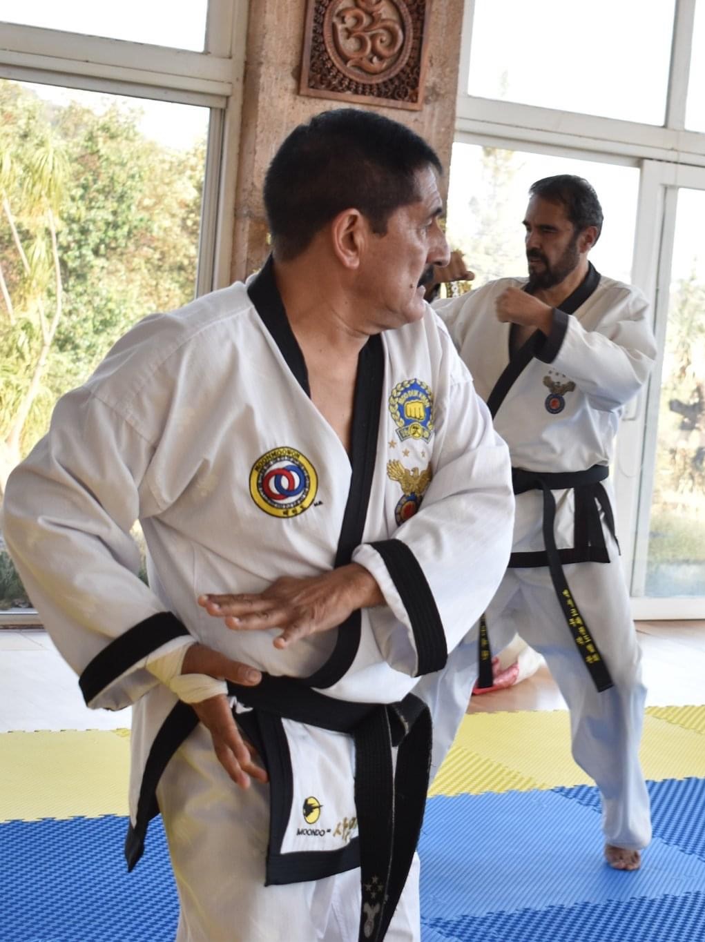 GM Samuel Vélez Gómez Cinta Negra 9 Dan Taekwondo